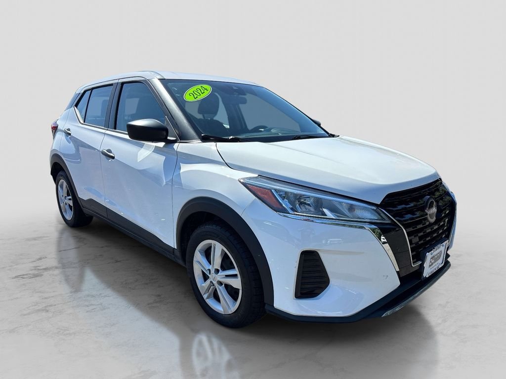 Used 2024 White Nissan S image 7