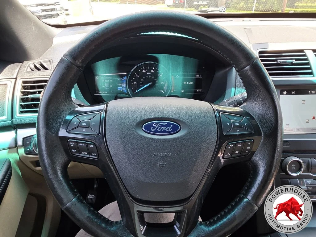 Used 2017 White Ford XLT image 34