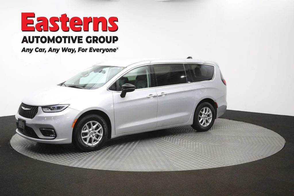 Used 2024 Silver Chrysler Touring L image 119