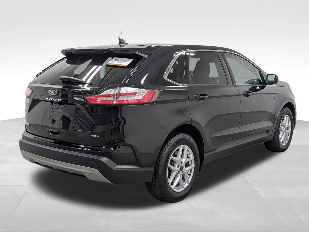 Certified Used 2024 Agate Black Metallic Ford SEL image 19
