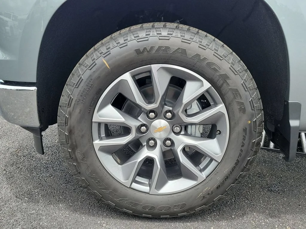New 2026 Sterling Gray Metallic Chevrolet LT image 24