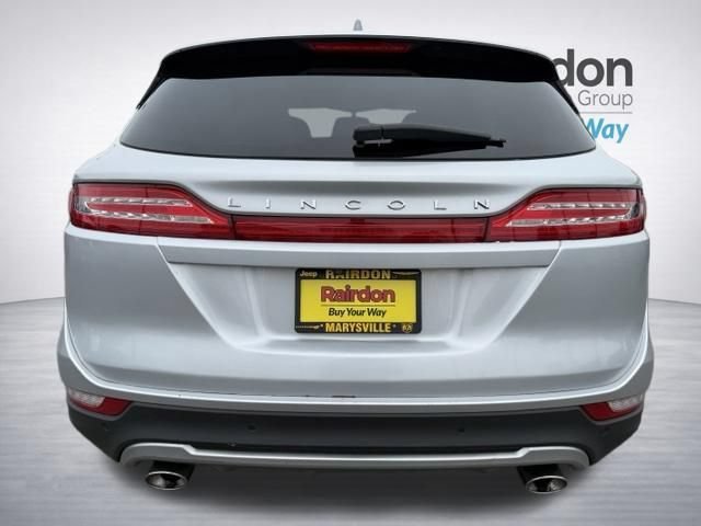 Used 2017 Ingot Silver Lincoln Select image 6
