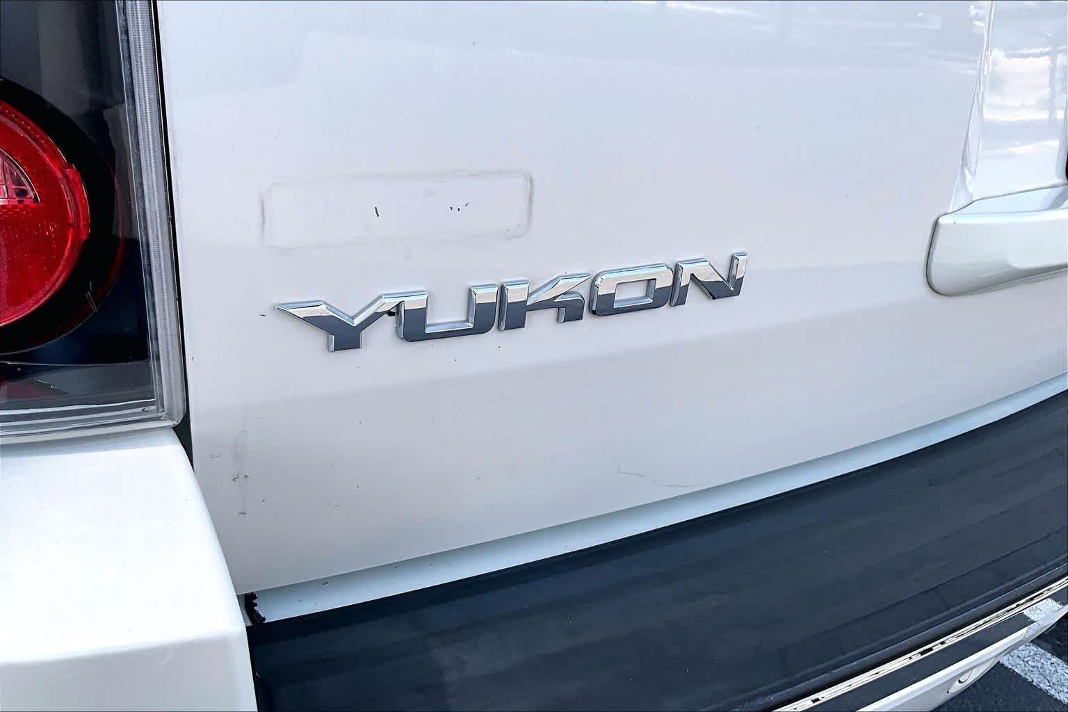 Used 2012 White Diamond Tricoat GMC Denali image 9