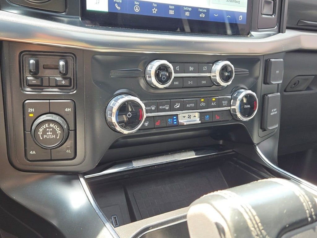 Used 2022 White Ford Raptor image 30