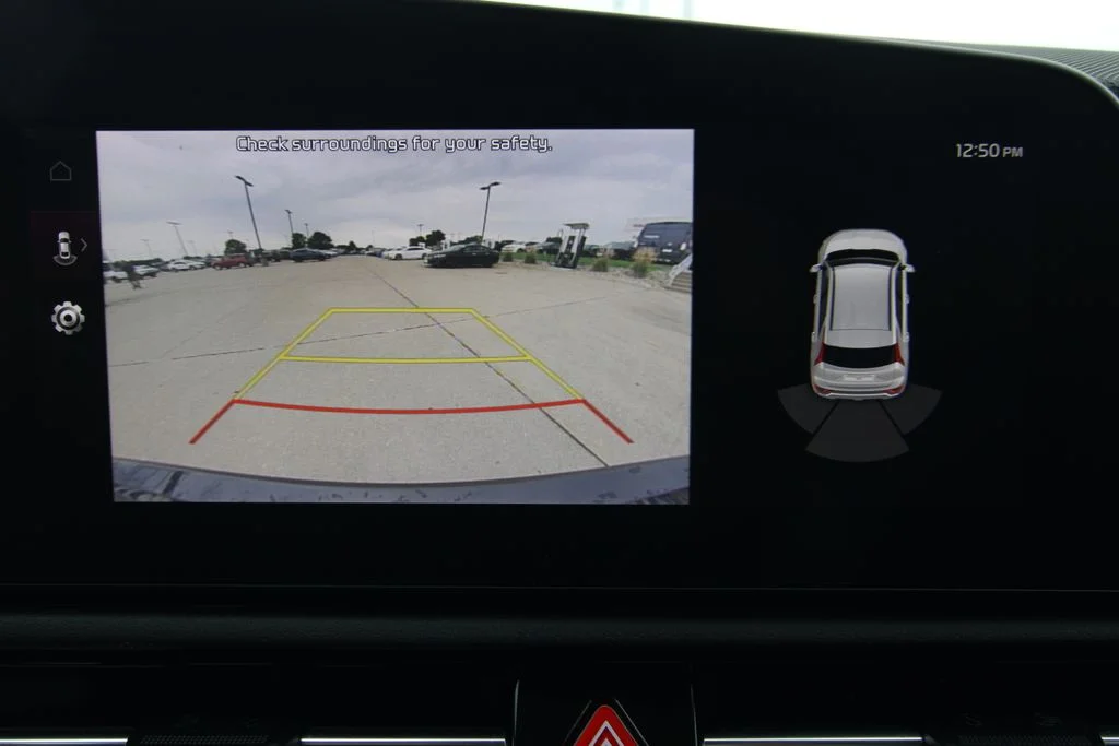 Used 2023 Black Kia Wind image 14