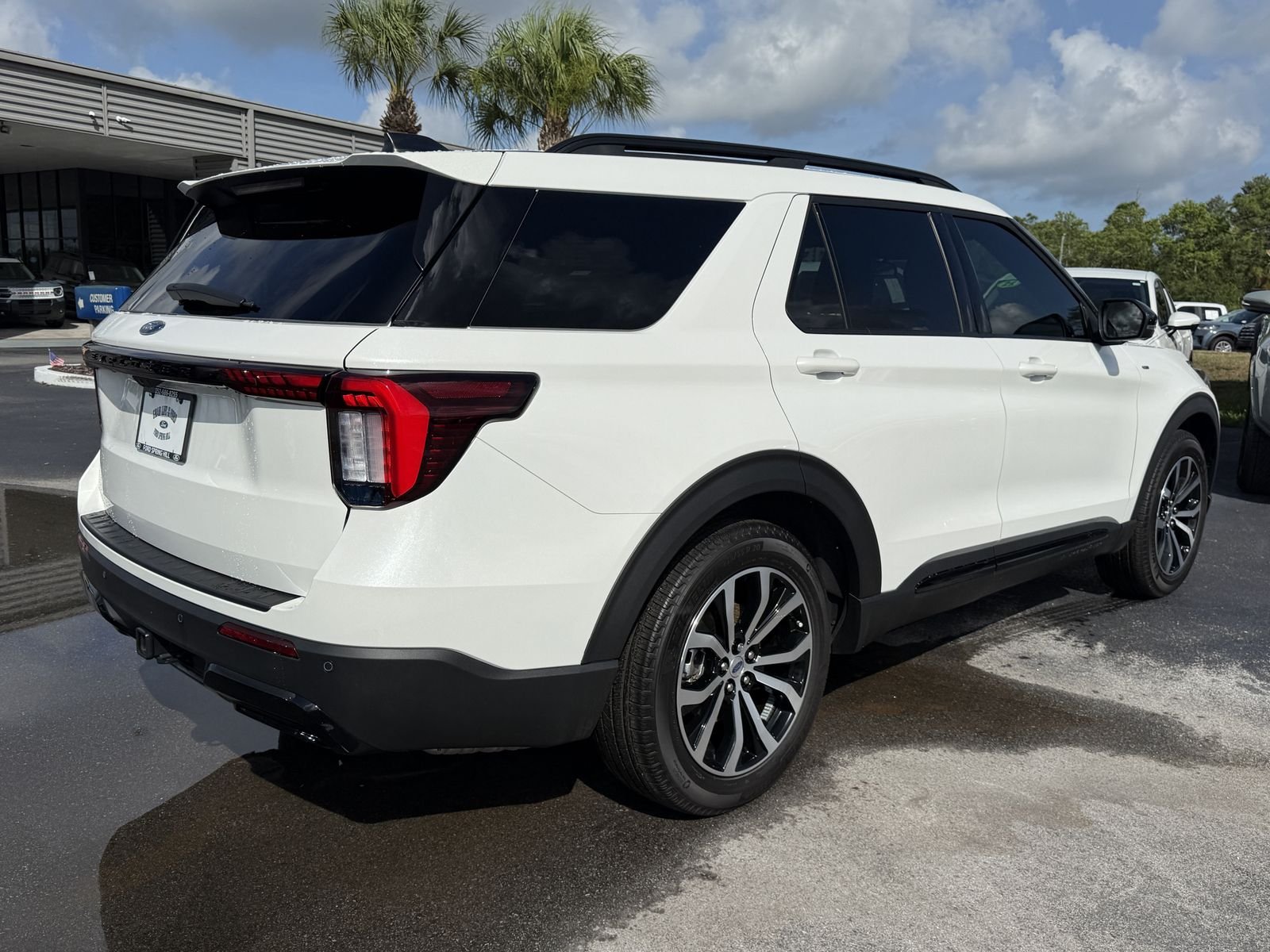 Used 2025 White Metallic Ford ST-Line image 5