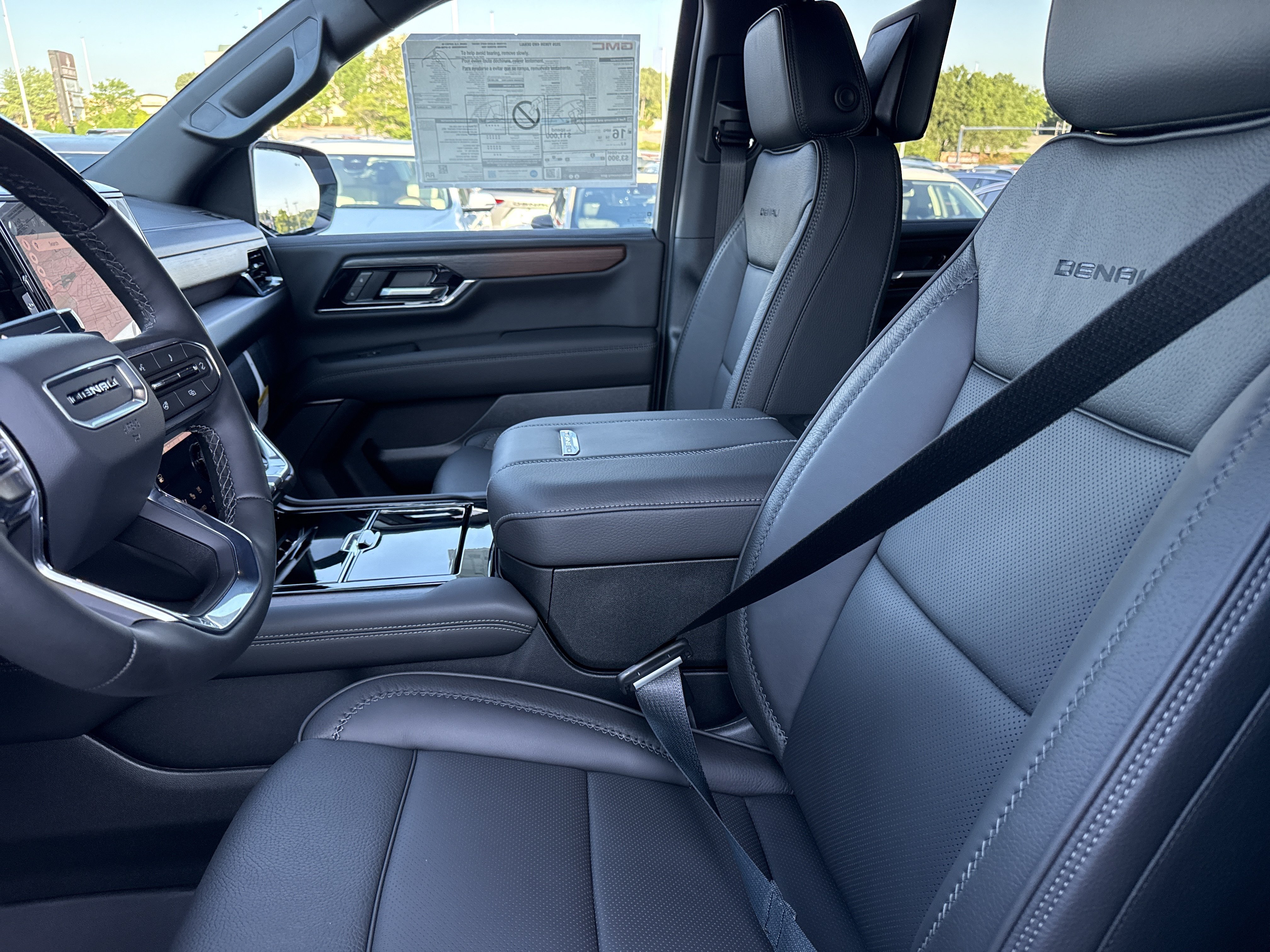 2026 GMC Yukon Denali - Photo 5