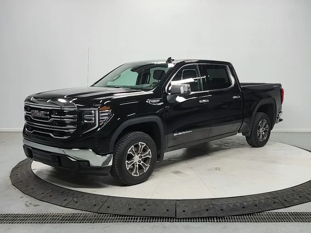 Used 2025 Black GMC SLT image 3