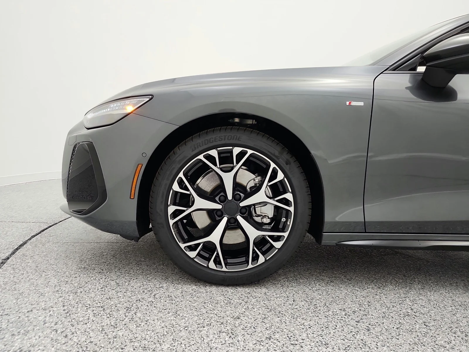 New 2026 Daytona Gray Pearl Effect Audi Premium Plus quattro image 12