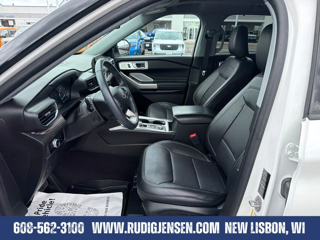 Used 2023 White Ford Limited image 11