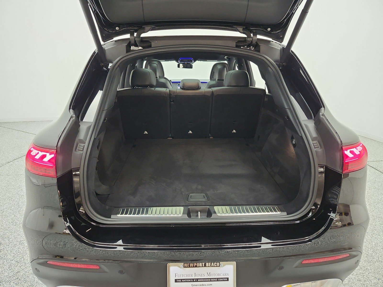 Certified Used 2023 Obsidian Black Metallic Mercedes-Benz EQS 450+ SUV image 21
