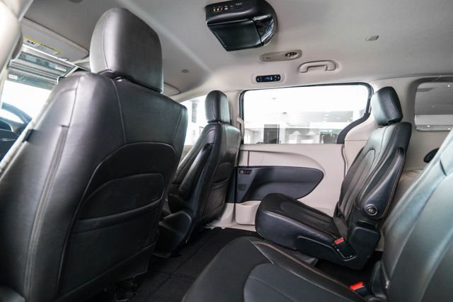 Used 2017 Silver Chrysler Touring image 13