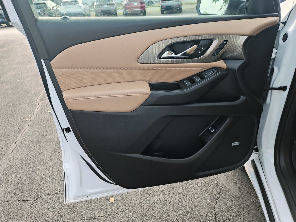 Used 2023 White Chevrolet Premier image 14