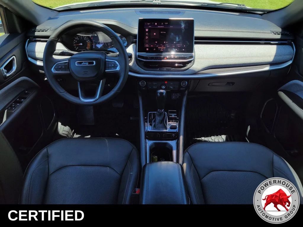 Used 2023 White Jeep Latitude Lux image 18