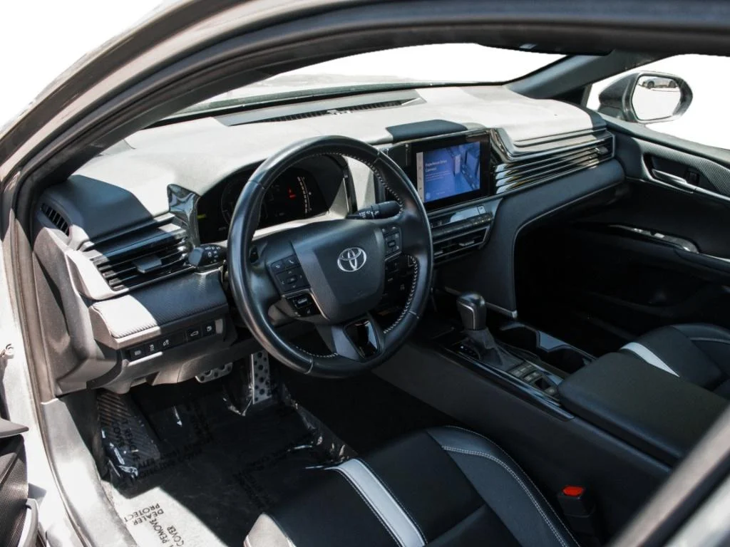 Used 2025  Toyota SE image 8