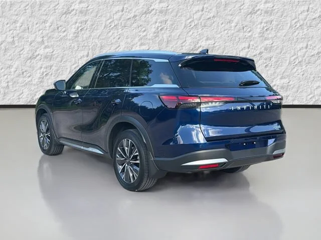 Used 2026 Grand Blue INFINITI LUXE image 5
