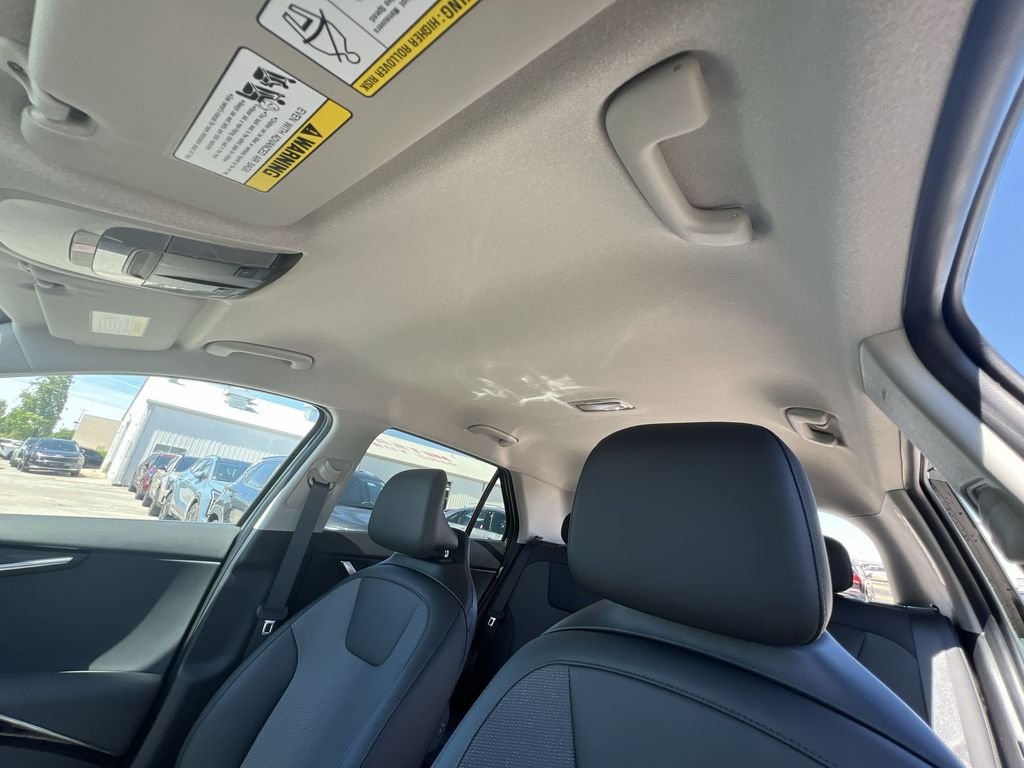 New 2026 Green Kia Wind image 22