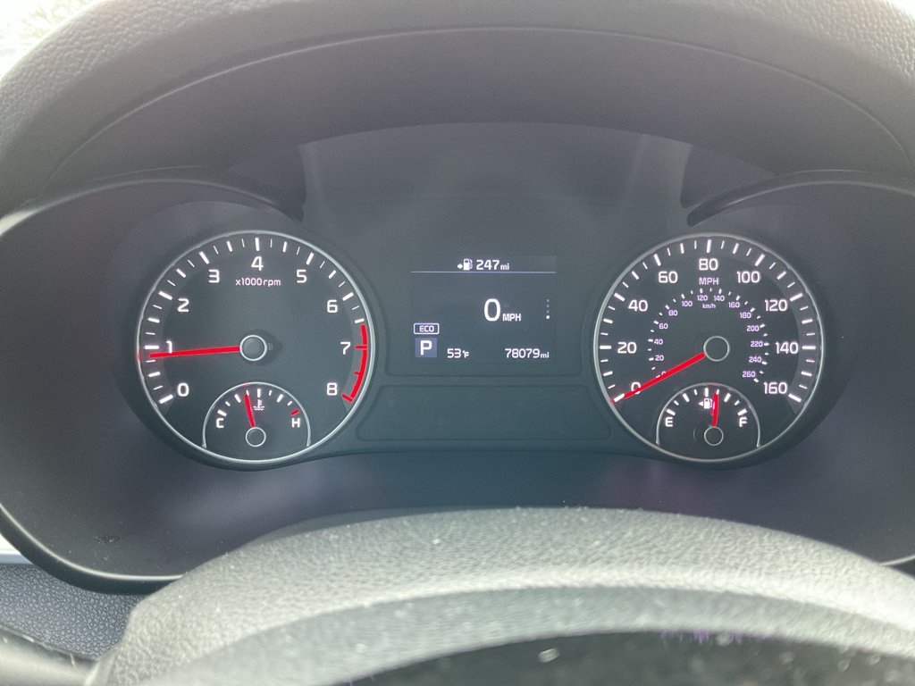 Used 2020 Snow White Pearl Kia LX image 16