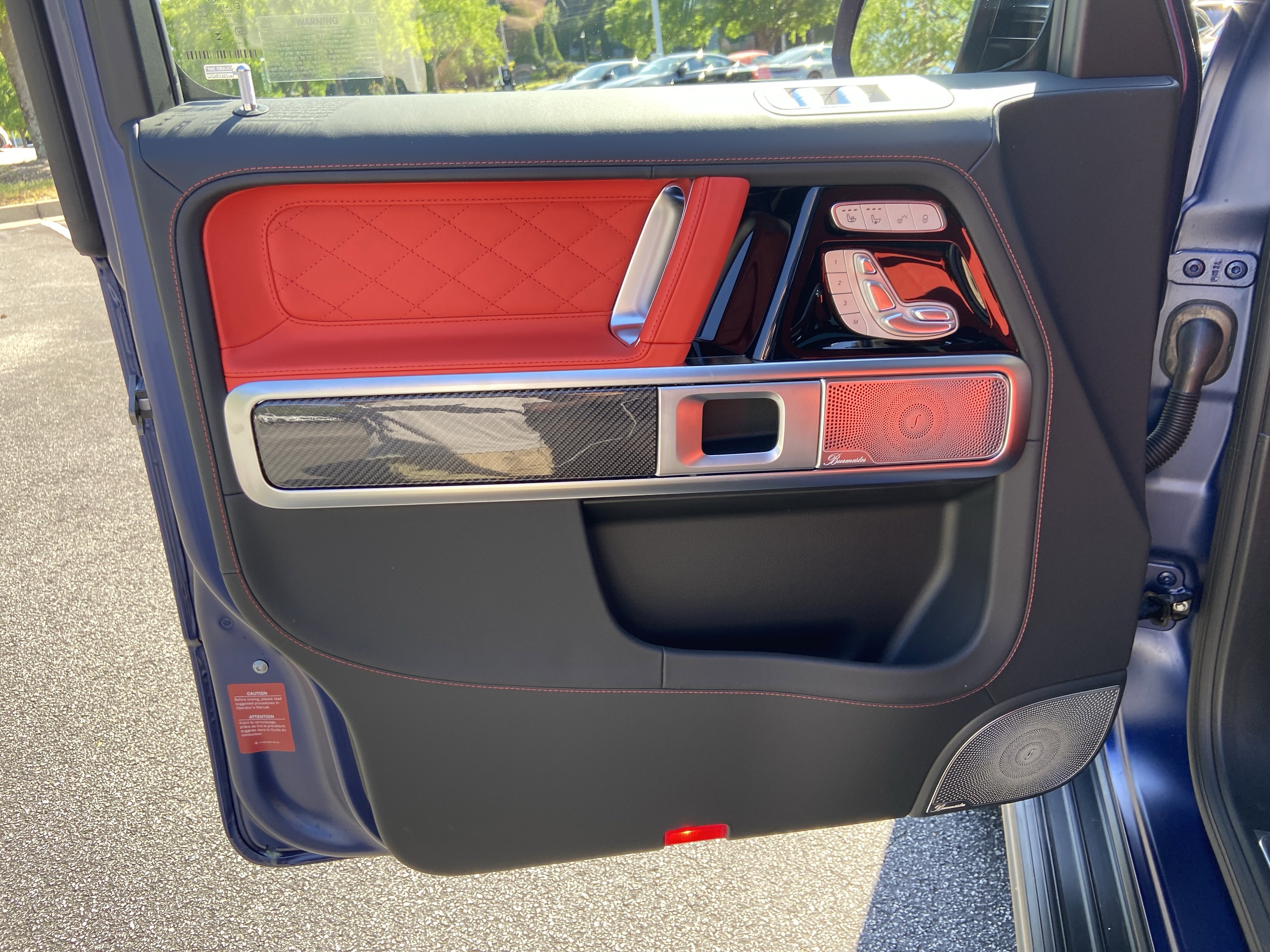 New 2026 MANUFAKTUR Exclusive Brilliant Blue Magno Mercedes-Benz AMG® G 63 SUV image 15
