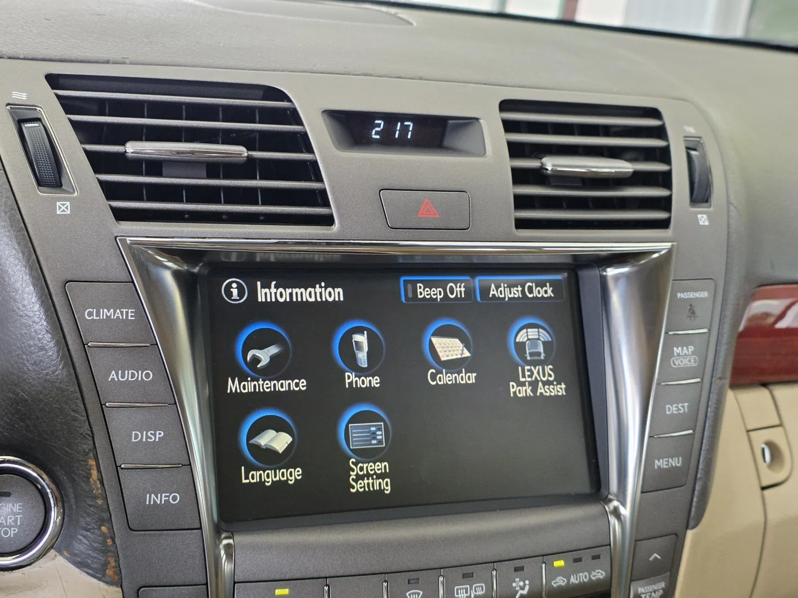 Used 2008  Lexus 460 L image 16
