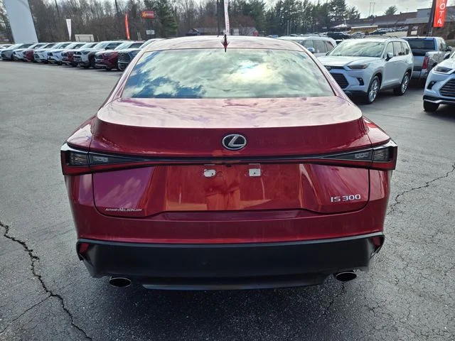 2024 Lexus IS 300 - Photo 8