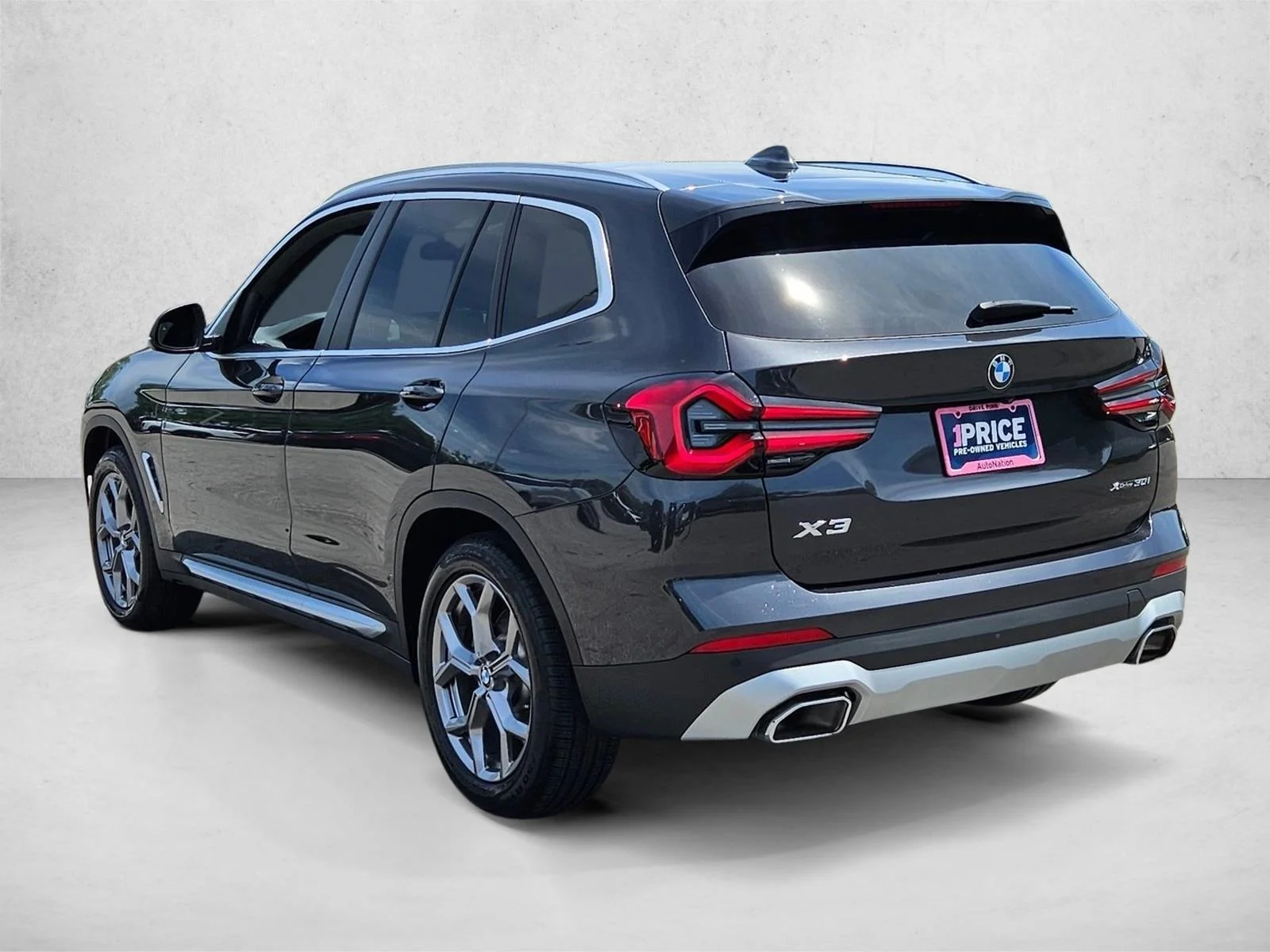 Used 2024 Dark Graphite Metallic BMW xDrive30i image 7