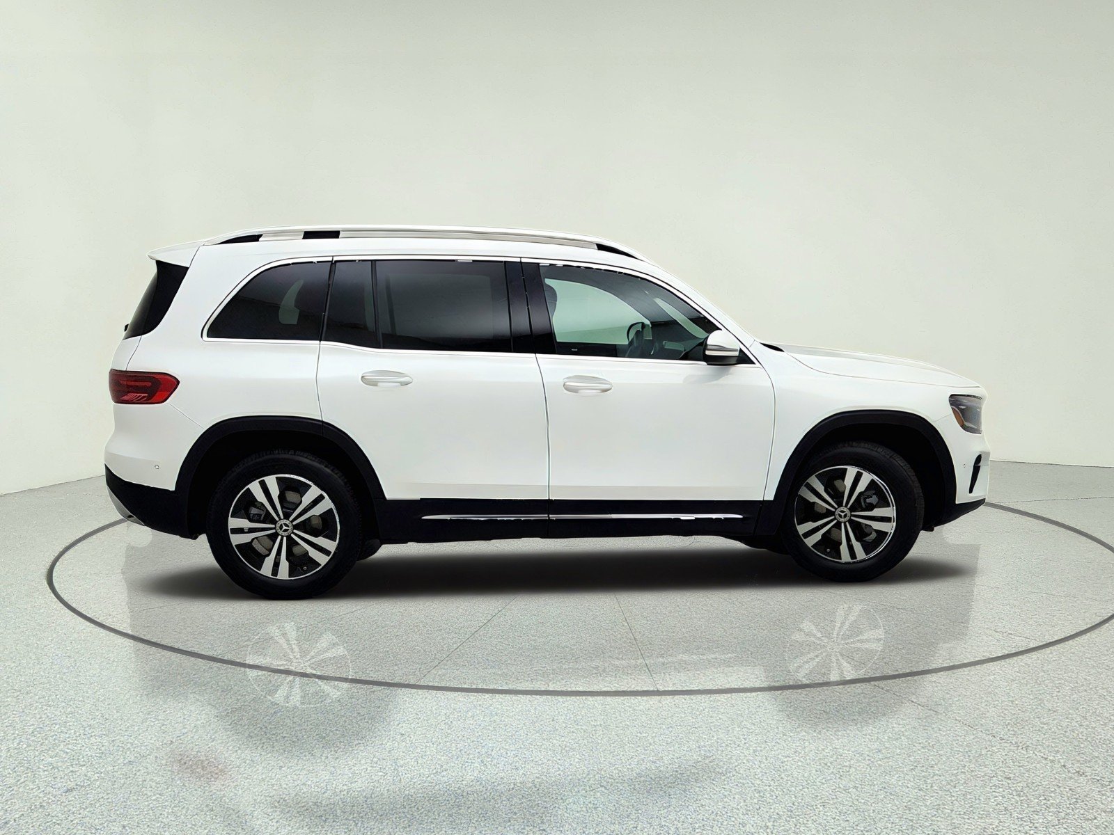 Certified Used 2026 Polar White Mercedes-Benz GLB 250 image 7
