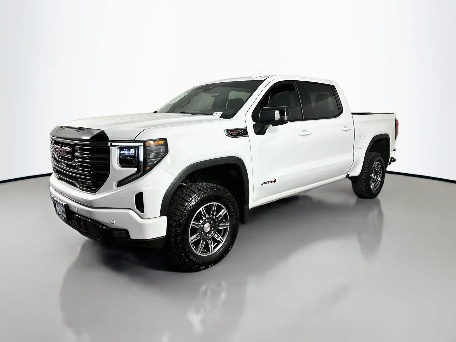 Used 2025 Summit White GMC AT4 image 4