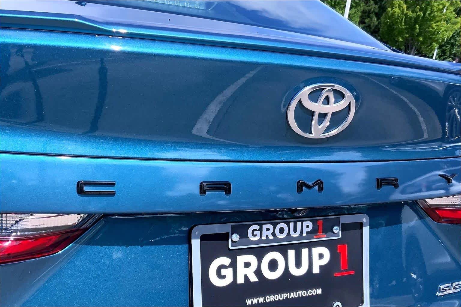 Used 2025 Ocean Gem Toyota SE image 32