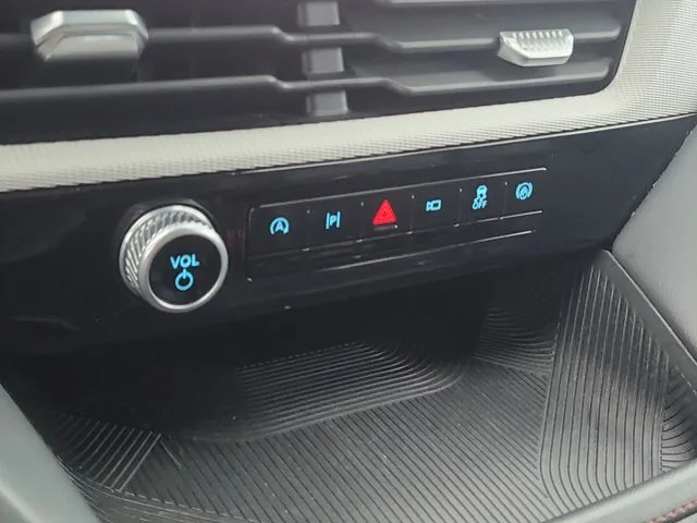 Used 2025 Silver Ford Active image 27