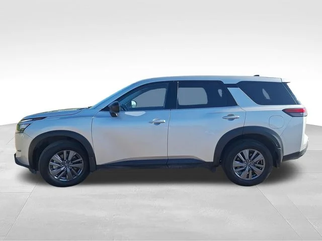 Used 2025 Silver Nissan S image 5