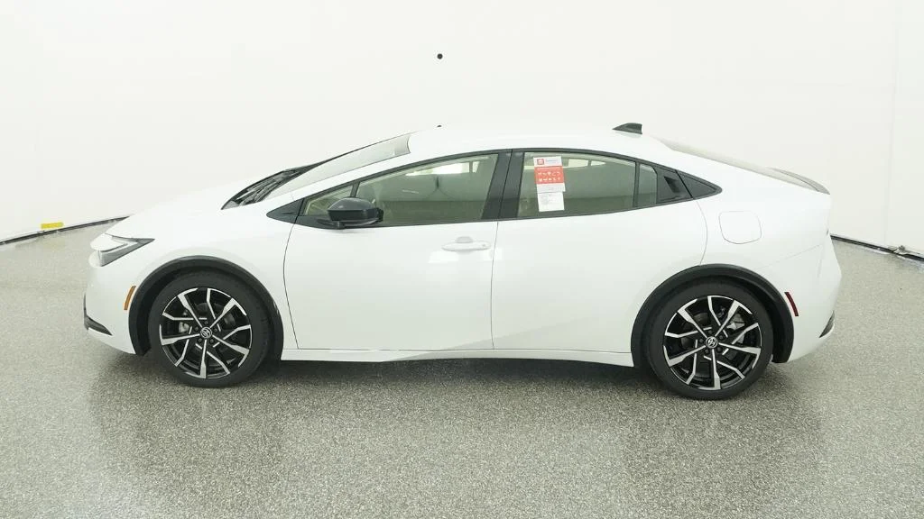 New 2026 Wind Chill Pearl Toyota XSE image 28