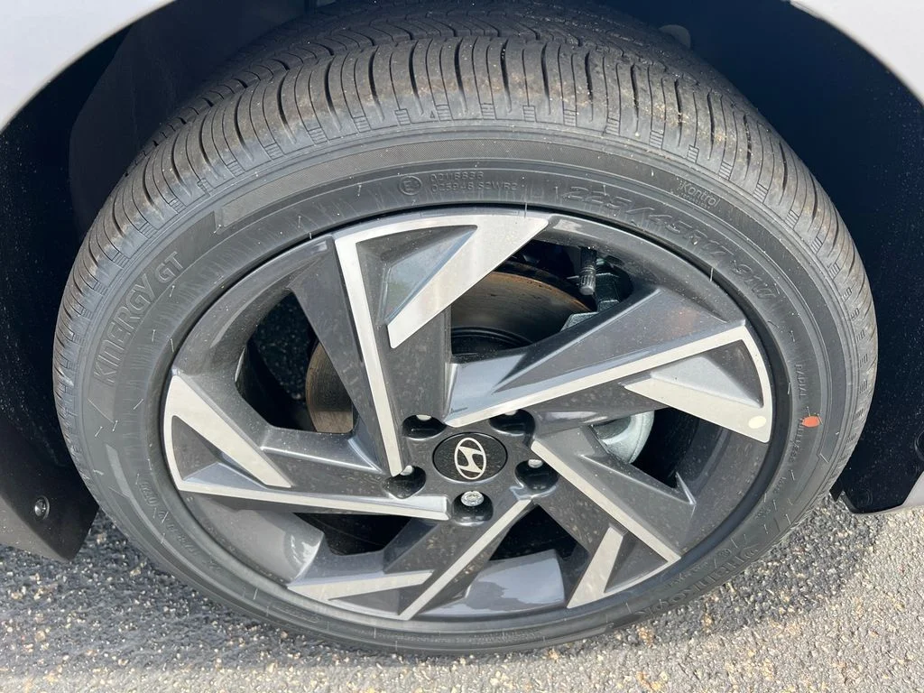 2025 Hyundai Elantra Blue - Photo 12