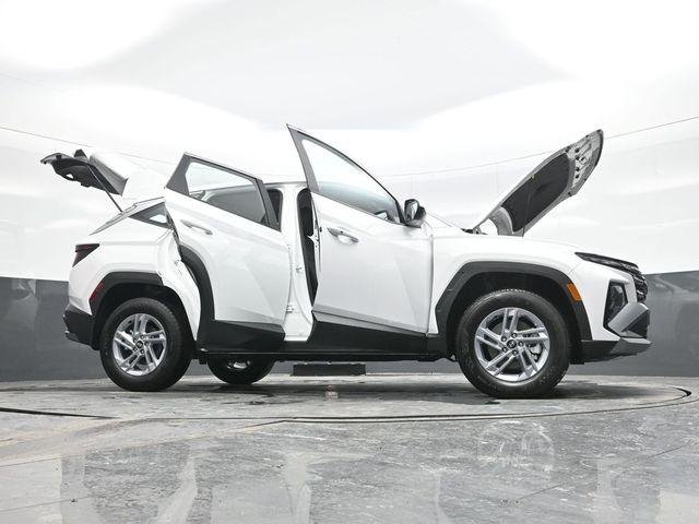 New 2026 White Hyundai SE AWD image 31