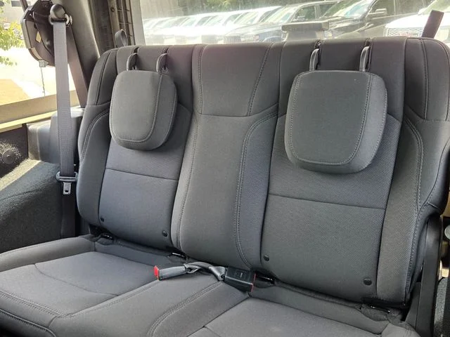 Used 2022  Jeep Sport image 12
