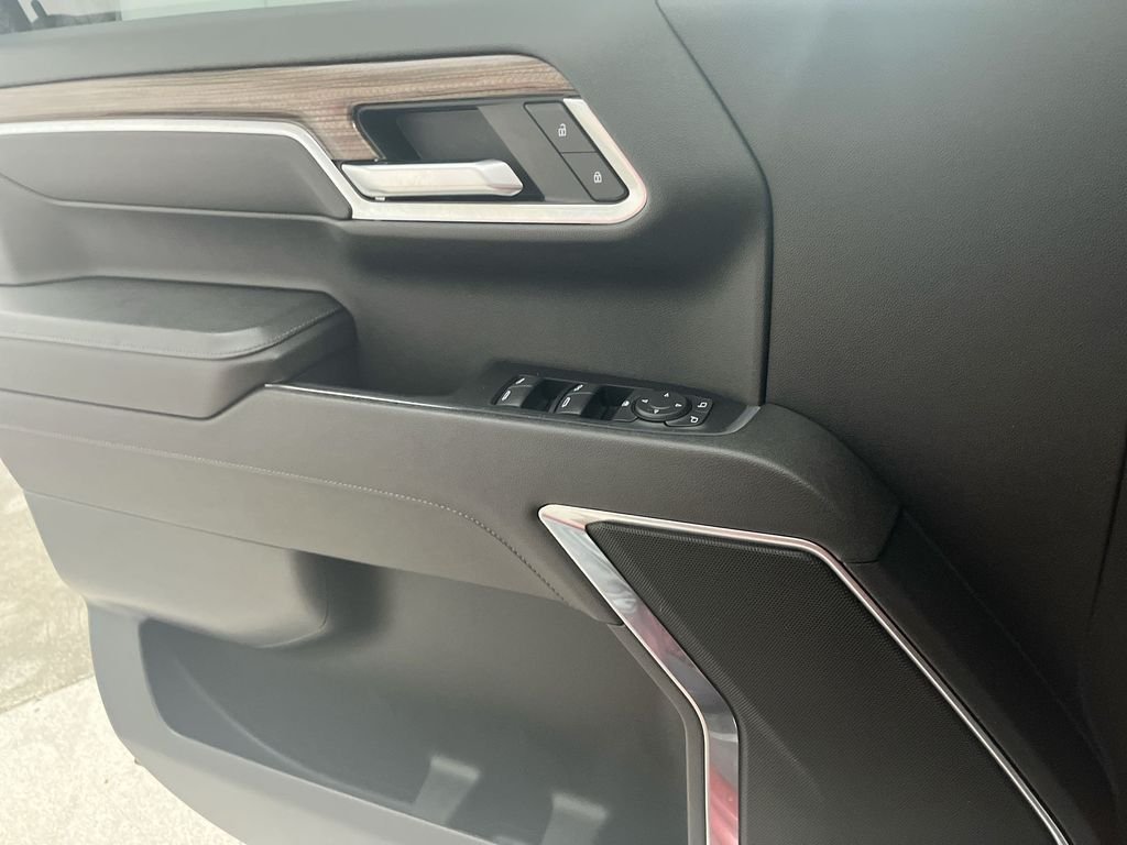 Used 2023 Red Chevrolet LT image 13