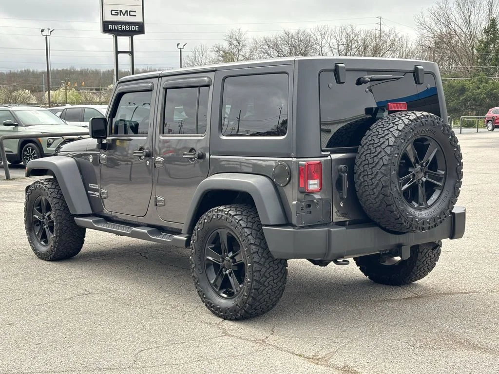Used 2018 Gray Jeep Unlimited Sport image 7
