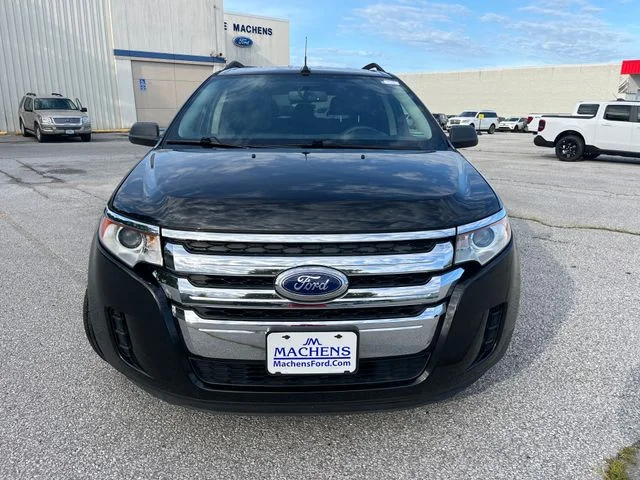 Used 2013 Black Ford SE image 8