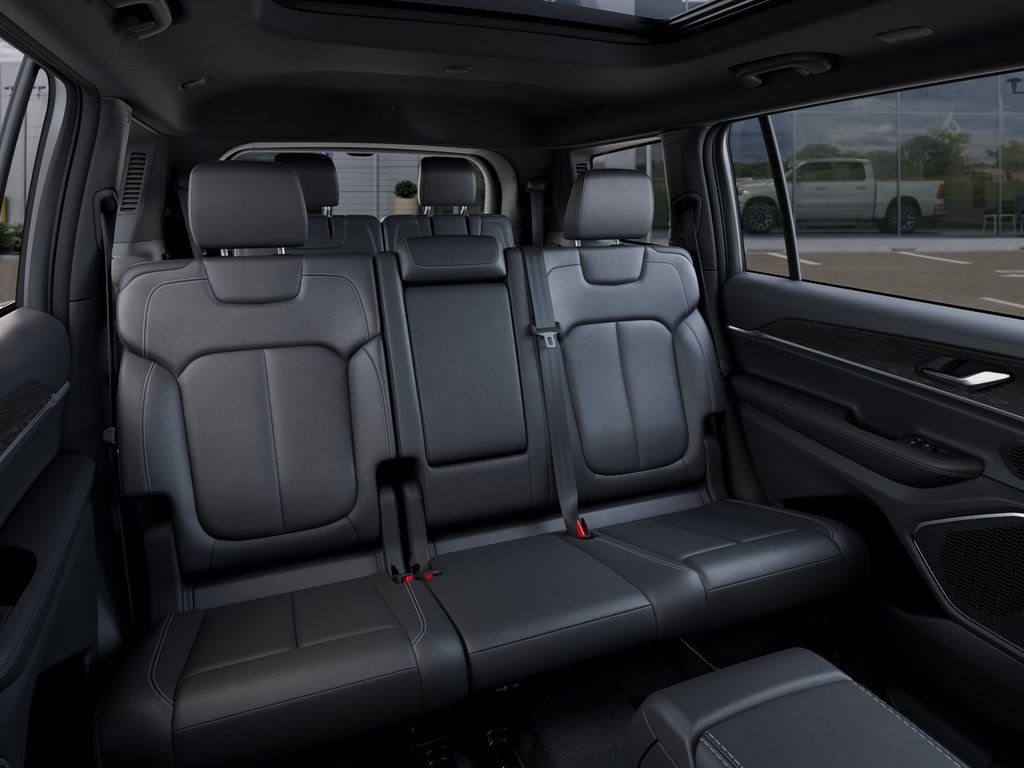 New 2026 Diamond Black Crystal Pearlcoat Jeep Limited image 16