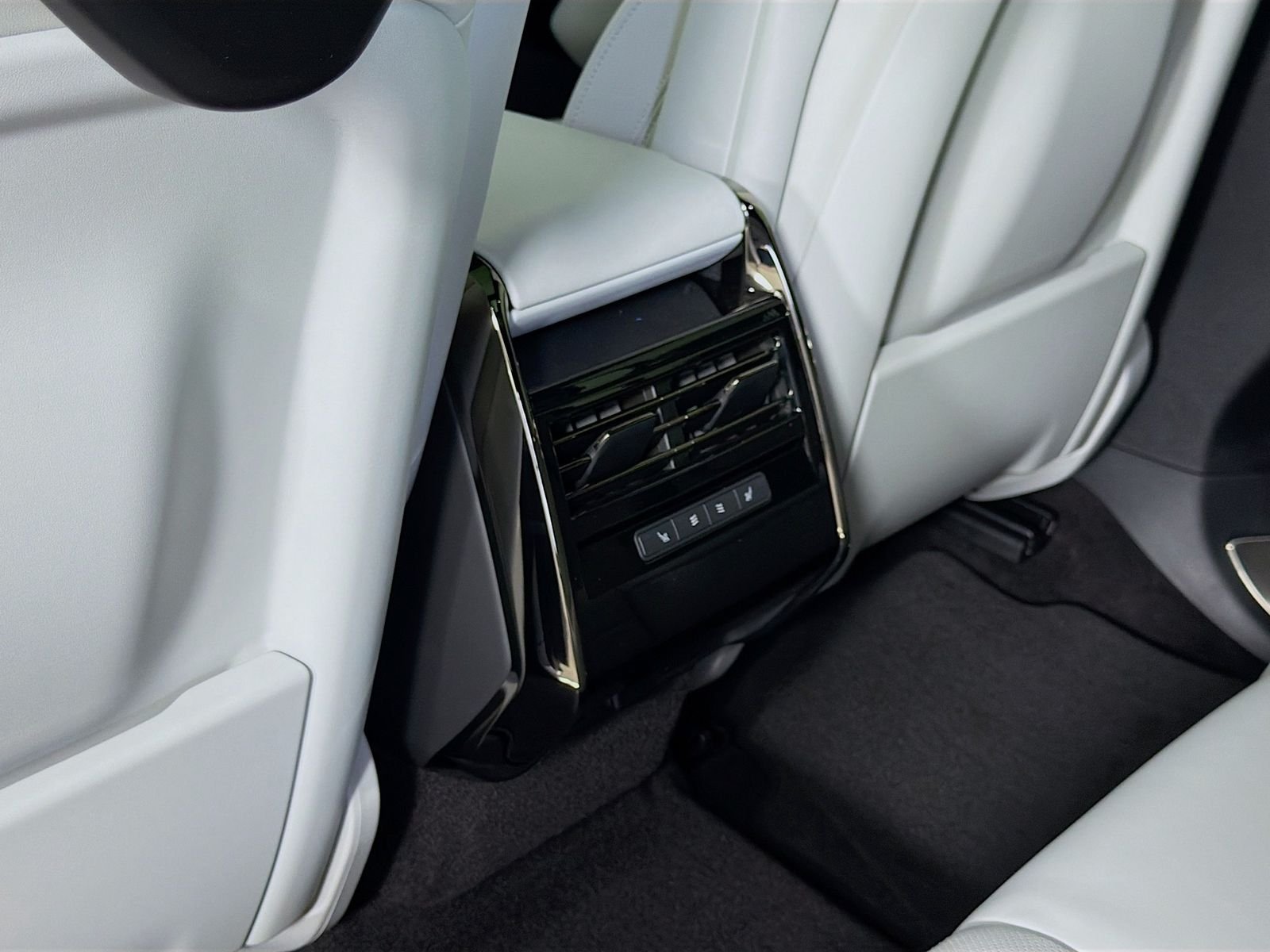 2026 Land Rover Range Rover Sport SE - Photo 28