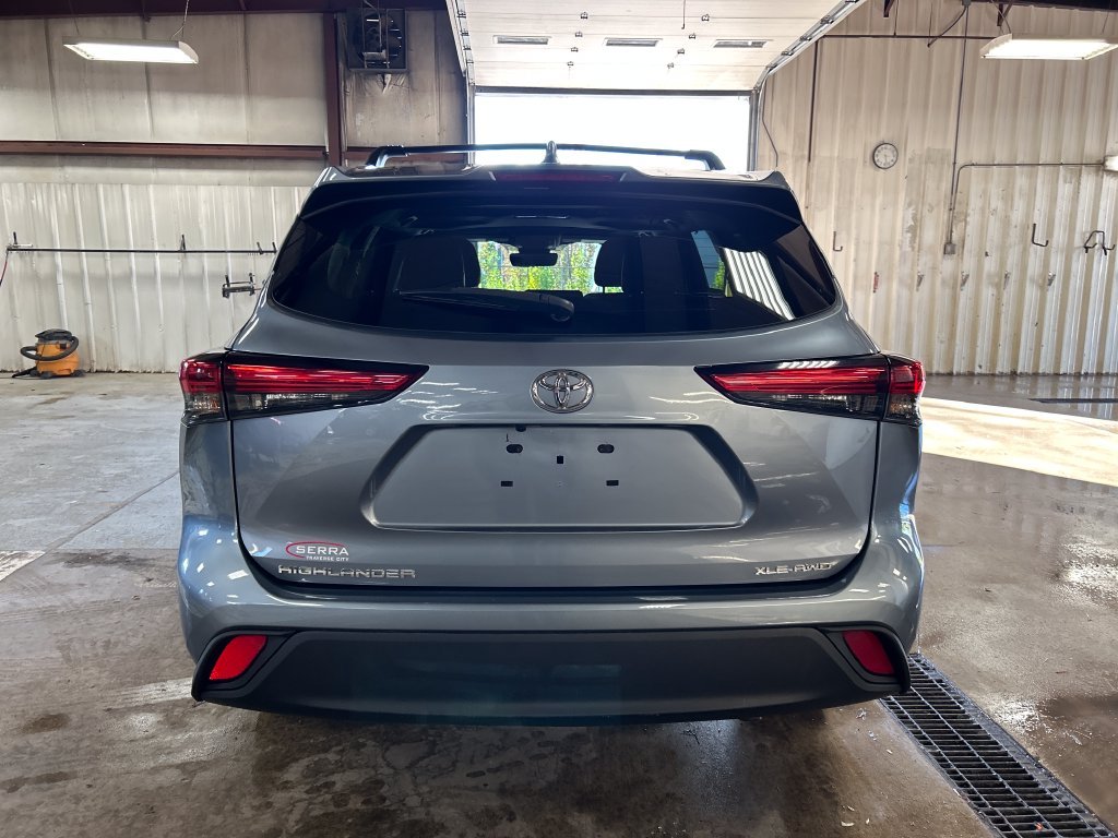 Used 2021  Toyota XLE image 4