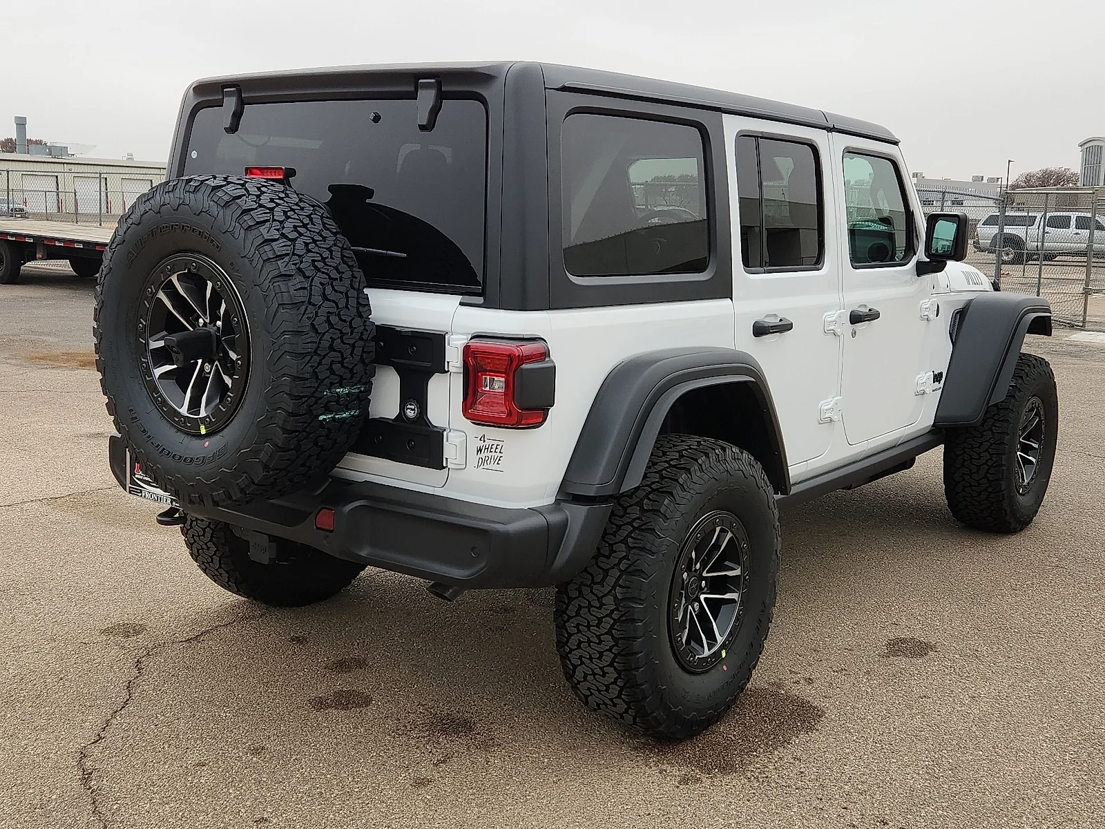 New 2026 Bright White Clear-Coat  Paint Jeep 4-DOOR WILLYS image 4