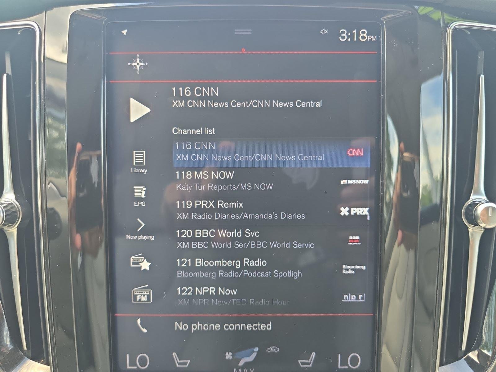 Used 2020 Fusion Red Metallic Volvo Momentum image 18