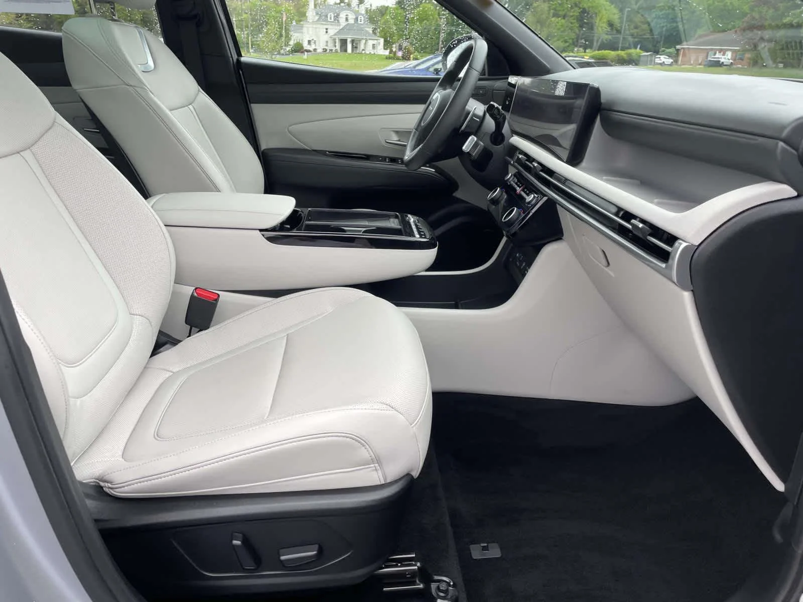 Used 2025 Shimmering Silver Hyundai Limited image 19