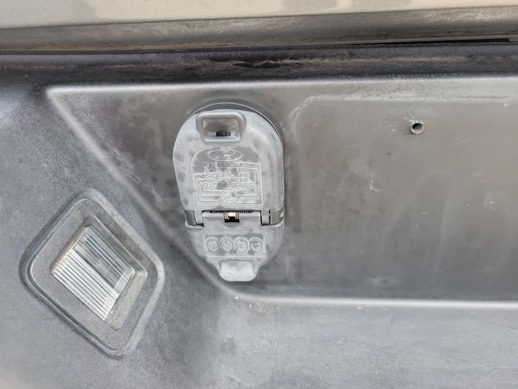 Used 2016 Gray Ford XLT image 30