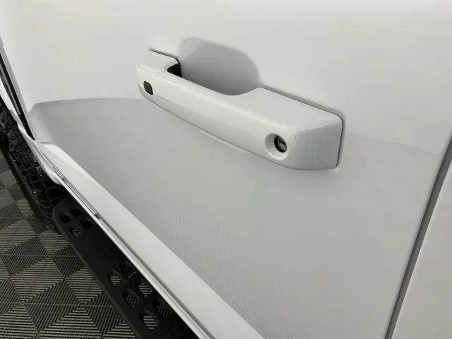 New 2026 Oxford White Ford XLT image 15