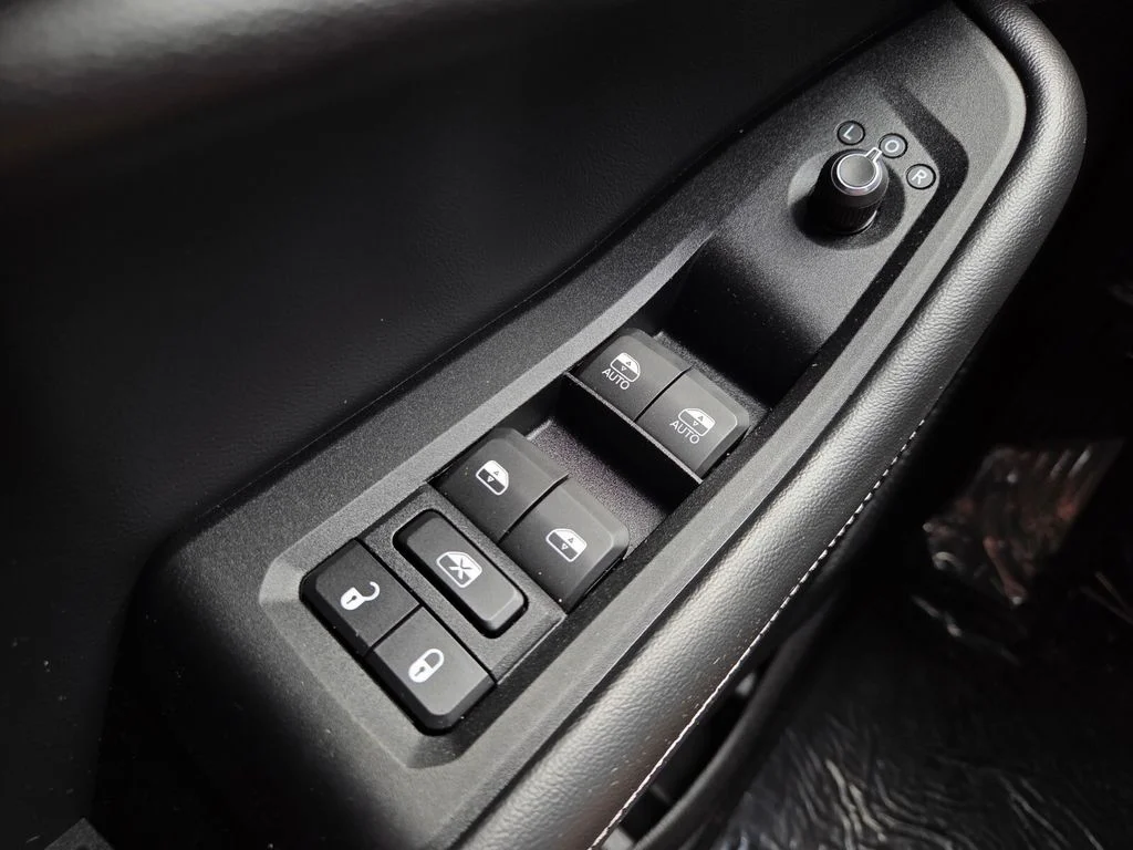 Used 2023 White Jeep Altitude X image 22