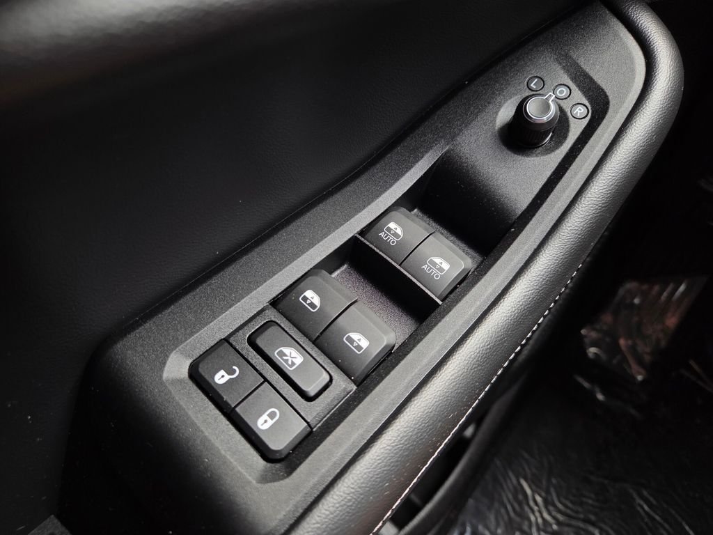Used 2023 White Jeep Altitude X image 22