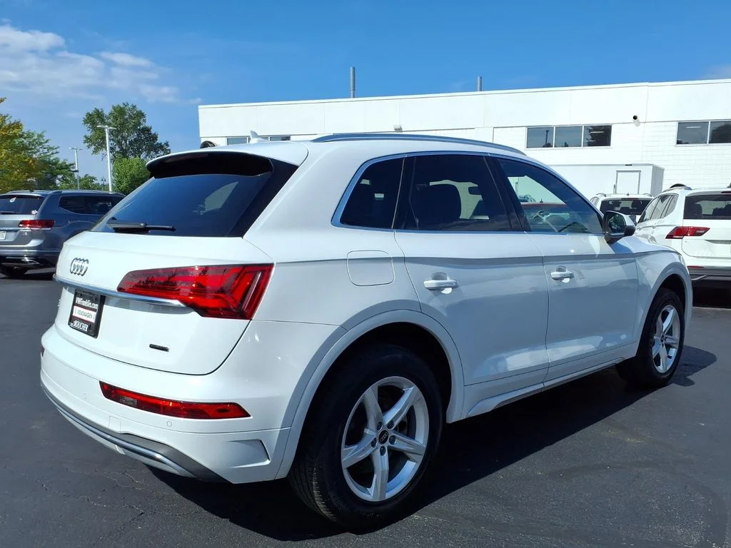 Used 2023 Glacier White Audi 40 Premium image 2