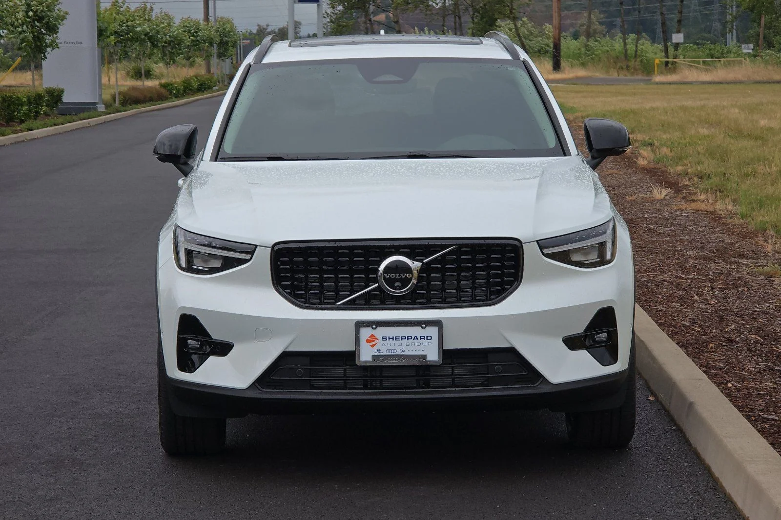 New 2026 Crystal White Volvo Plus image 8